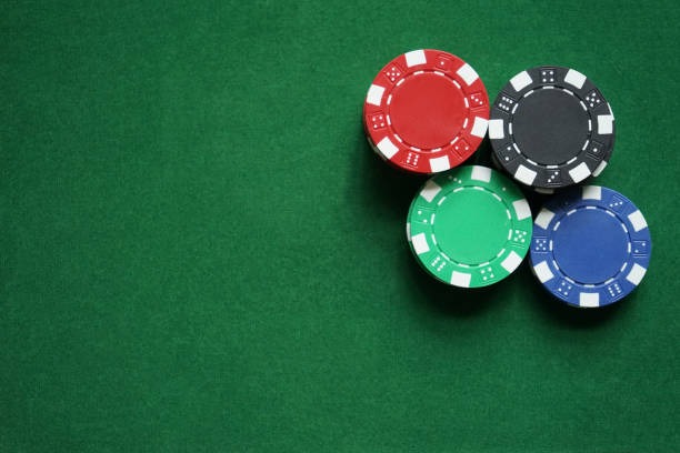 Baccarat card dealing and hand comparison at live agam68 table